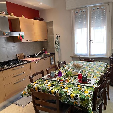 Appartamento Casa Sul Fiume 帕爾馬 外观 照片